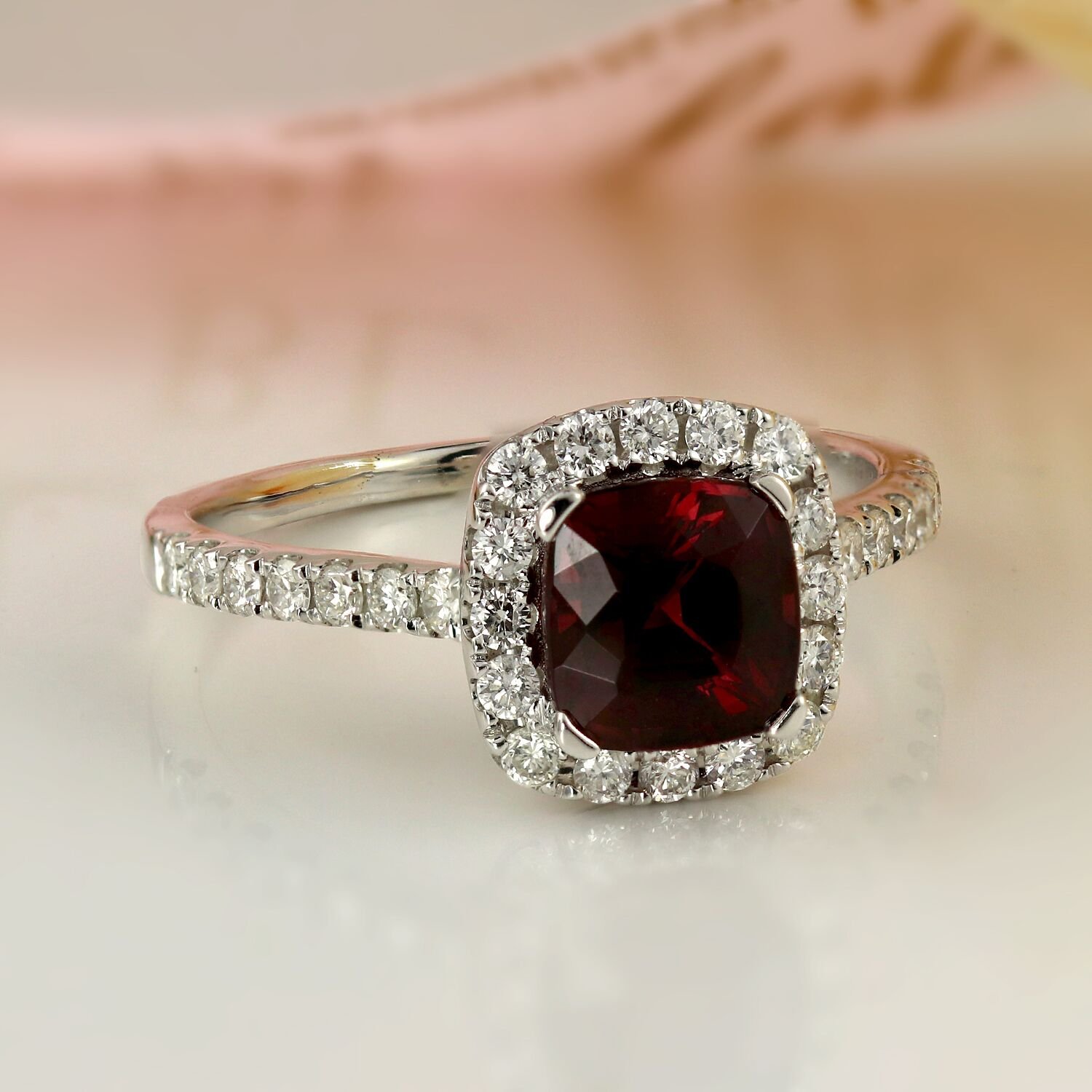 DV Jewels Beautiful and Simple Ring in with a Garnet Gemstone