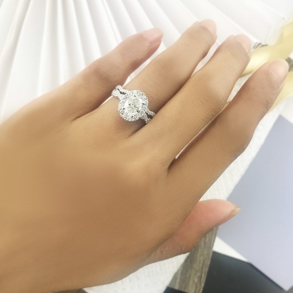 Premium Photo | Close-up of the hand of the bride puts a wedding ring on  the grooms finger, the ceremony on the street, selective focus